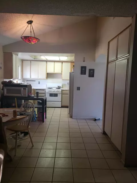 37652 Cherry Dr, Palmdale, CA 93550 photo 9