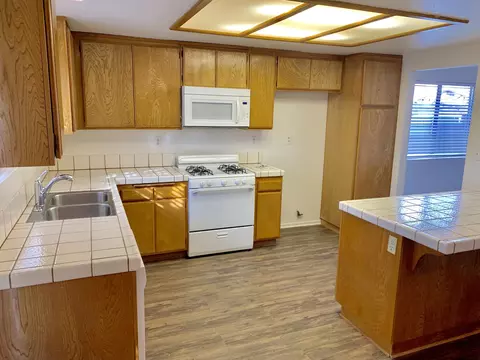 43655 Bravo Ln, Lancaster, CA 93535 photo 4