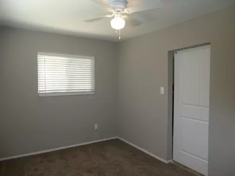 8058 Avenue E W, Lancaster, CA 93536 photo 11