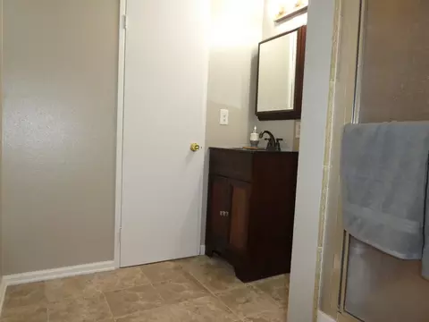 8058 Avenue E W, Lancaster, CA 93536 photo 14