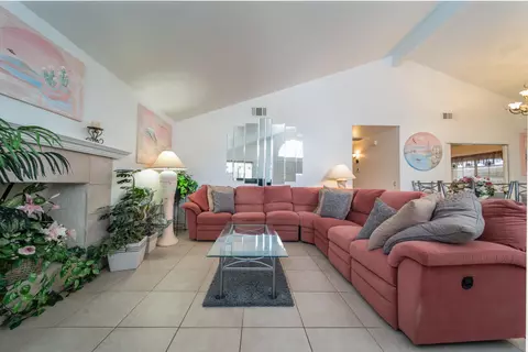 44329 Ruthron Ave, Lancaster, CA 93536 photo 8
