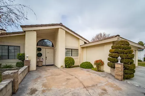 44329 Ruthron Ave, Lancaster, CA 93536 photo 4