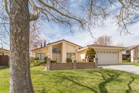 44329 Ruthron Ave, Lancaster, CA 93536 photo 3