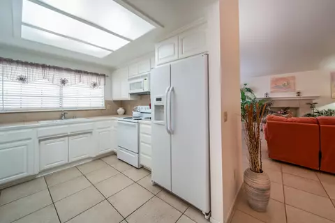 44329 Ruthron Ave, Lancaster, CA 93536 photo 11