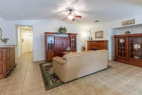 1756 Thomas Dr, Lancaster, CA 93535 photo 12