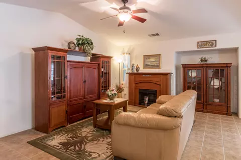 1756 Thomas Dr, Lancaster, CA 93535 photo 8