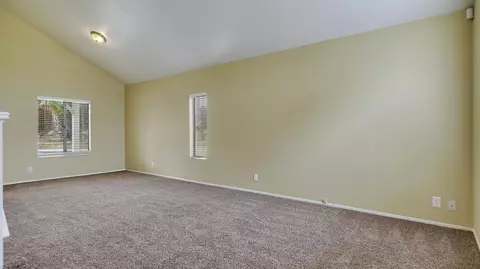 39305 Fallbrook Cir, Palmdale, CA 93551 photo 2
