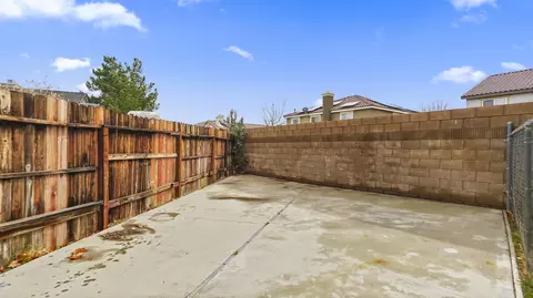 39305 Fallbrook Cir, Palmdale, CA 93551 photo 17