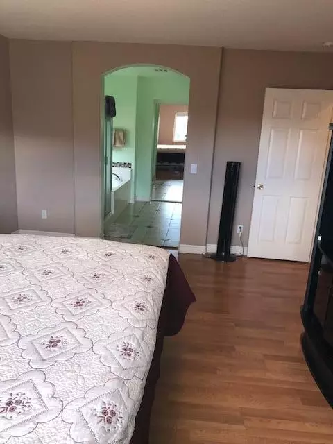 45553 Robinson Dr, Lancaster, CA 93535 photo 9