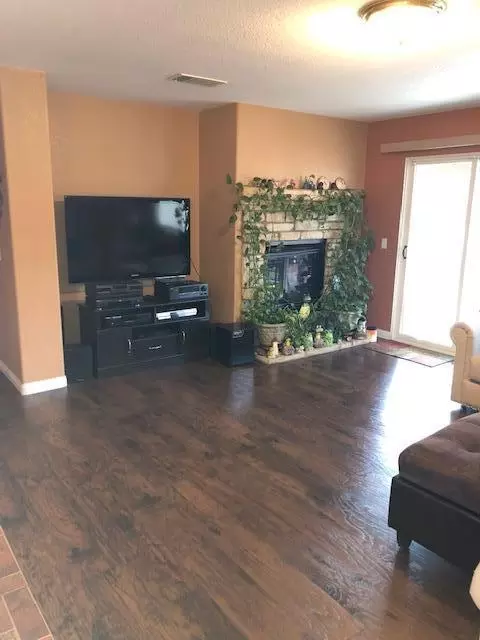 45553 Robinson Dr, Lancaster, CA 93535 photo 5