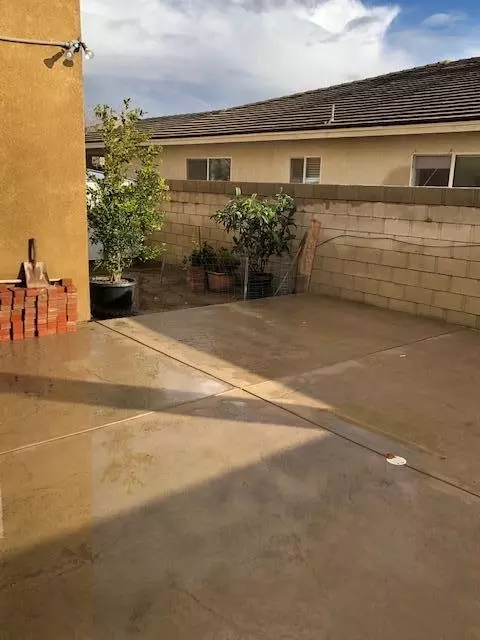 45553 Robinson Dr, Lancaster, CA 93535 photo 13
