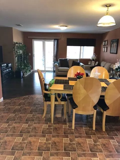 45553 Robinson Dr, Lancaster, CA 93535 photo 6