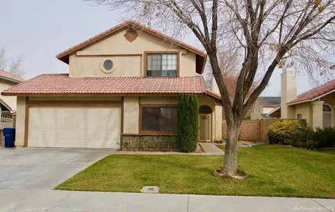 44910 Caboose Dr, Lancaster, CA 93535 photo 1
