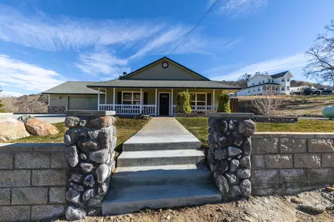 18190 Arosa Rd, Tehachapi, CA 93561 photo 2