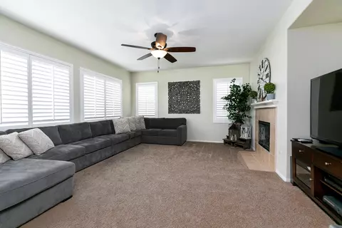 7058 Lyric Ave, Lancaster, CA 93536 photo 3
