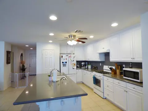 1607 Whitlatch Dr, Lancaster, CA 93535 photo 9