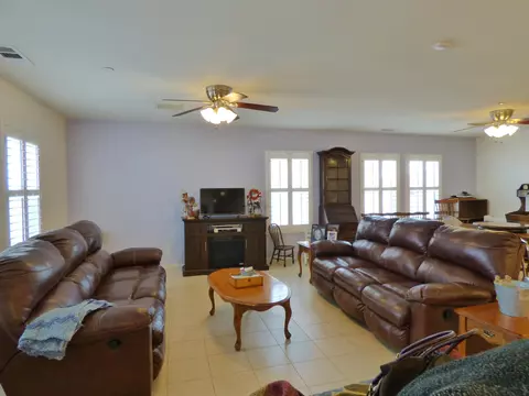 1607 Whitlatch Dr, Lancaster, CA 93535 photo 10