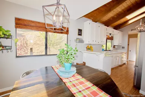 23561 Timberline Way, Tehachapi, CA 93561 photo 4
