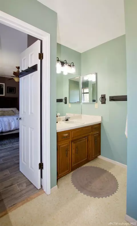 23561 Timberline Way, Tehachapi, CA 93561 photo 8