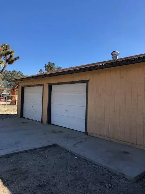 6120 Avenue T-2 E, Palmdale, CA 93552 photo 4