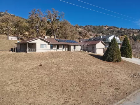 24355 Palomino Way, Tehachapi, CA 93561 photo 2