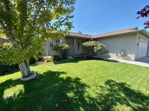412 Apple Way, Tehachapi, CA 93561 photo 3