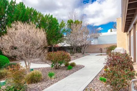 42971 Sachs Dr, Lancaster, CA 93536 photo 29