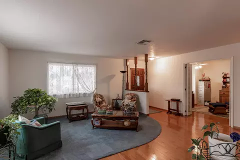 42971 Sachs Dr, Lancaster, CA 93536 photo 6