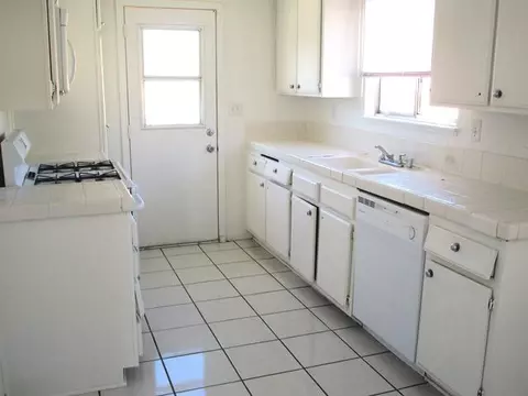 37737 Silk Tree Ln, Palmdale, CA 93550 photo 3