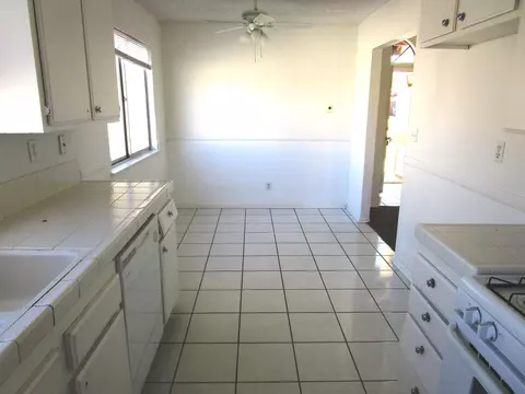 37737 Silk Tree Ln, Palmdale, CA 93550 photo 4