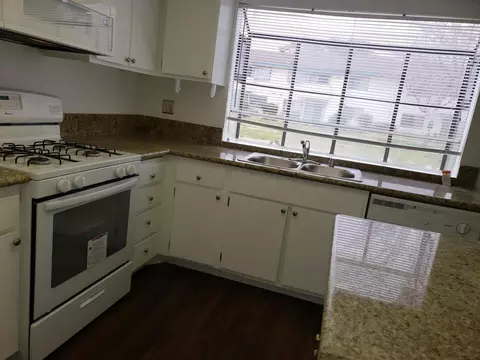 44406 15th St E #10, Lancaster, CA 93535 photo 3