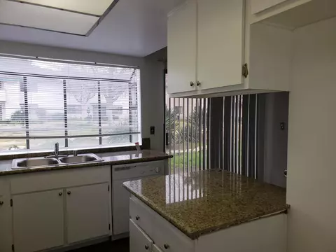 44406 15th St E #10, Lancaster, CA 93535 photo 4