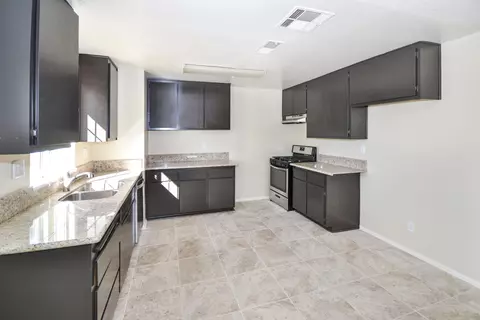 40233 179th St E, Palmdale, CA 93591 photo 4