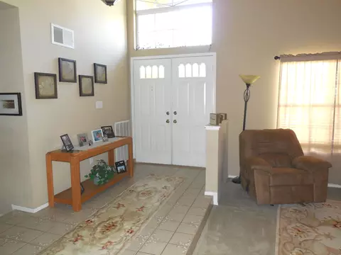 39748 Gorham Ln, Palmdale, CA 93551 photo 2