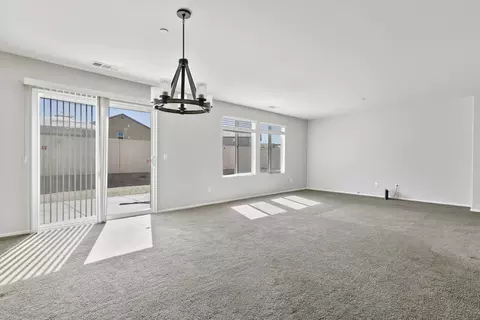 43236 Carol Dr, Lancaster, CA 93535 photo 7