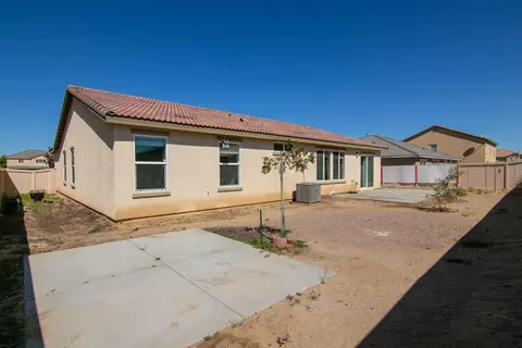 43236 Carol Dr, Lancaster, CA 93535 photo 3