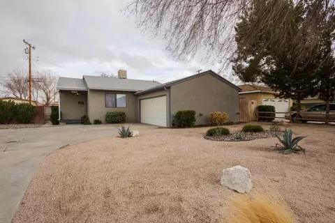 45442 Newtree Ave, Lancaster, CA 93534 photo 2
