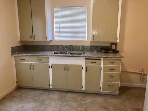 346-348 Kettering St W, Lancaster, CA 93534 photo 8