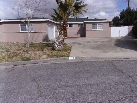 527 Norberry St E, Lancaster, CA 93535 photo 1