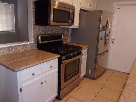 527 Norberry St E, Lancaster, CA 93535 photo 6