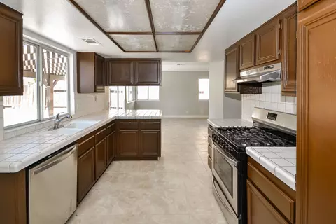 44645 17th St E, Lancaster, CA 93535 photo 7
