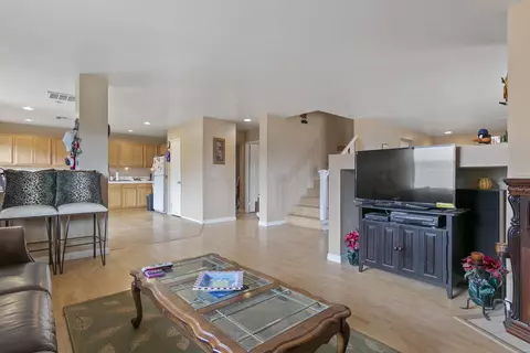 45129 Parkview Ln, Lancaster, CA 93535 photo 10