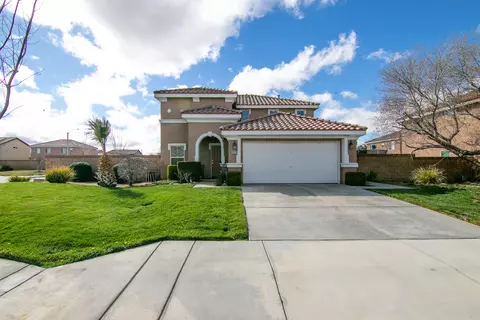 45129 Parkview Ln, Lancaster, CA 93535 photo 2