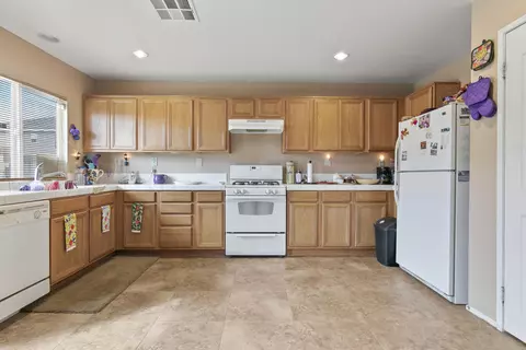 45129 Parkview Ln, Lancaster, CA 93535 photo 12