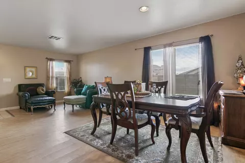 45129 Parkview Ln, Lancaster, CA 93535 photo 4