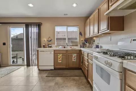 45129 Parkview Ln, Lancaster, CA 93535 photo 15