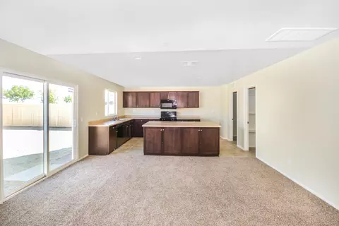 3621 Emerald Ln, Lancaster, CA 93535 photo 3