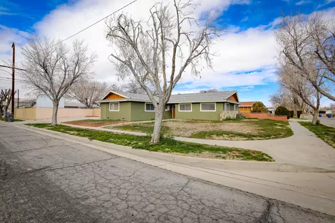 45401 Lorimer Ave, Lancaster, CA 93534 photo 7