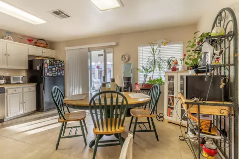 44058 Brandon Thomas Way, Lancaster, CA 93536 photo 6