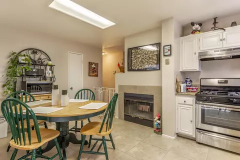 44058 Brandon Thomas Way, Lancaster, CA 93536 photo 9
